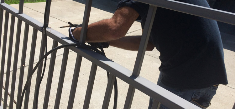 repair swing electric gate in Riverside